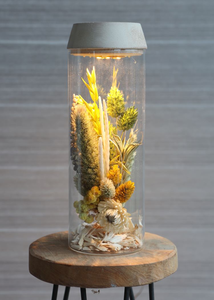Glass cylinder with LED in wooden lid 23cm high - 1 pc
