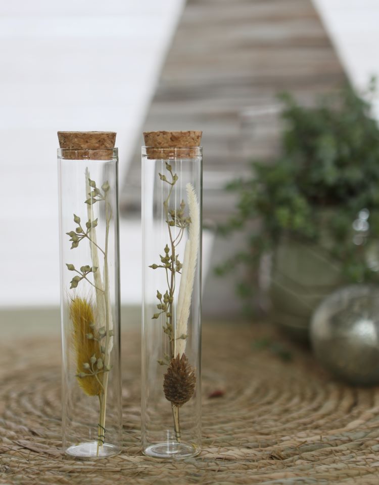 Glass tube with several dried flowers natural 15cm high - 12 pcs