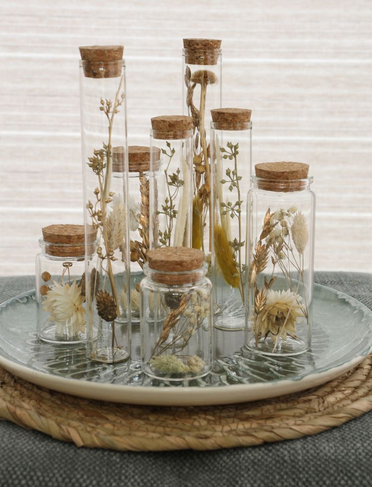 Glass tube with several dried flowers natural 12.5cm high - 12 pcs