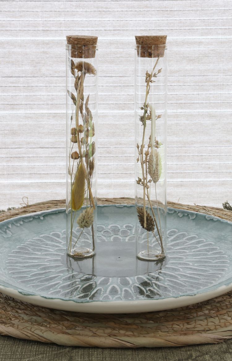 Glass tube with several dried flowers natural 20cm high - 12 pcs