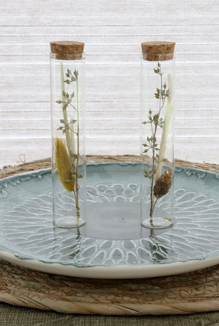 Glass tube with several dried flowers natural 15cm high - 12 pcs