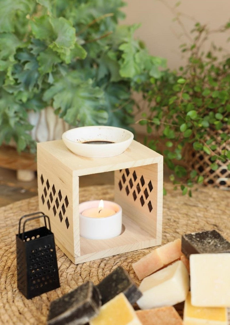 Wooden Aroma cube Holder Whiteh motif - 1 pcs